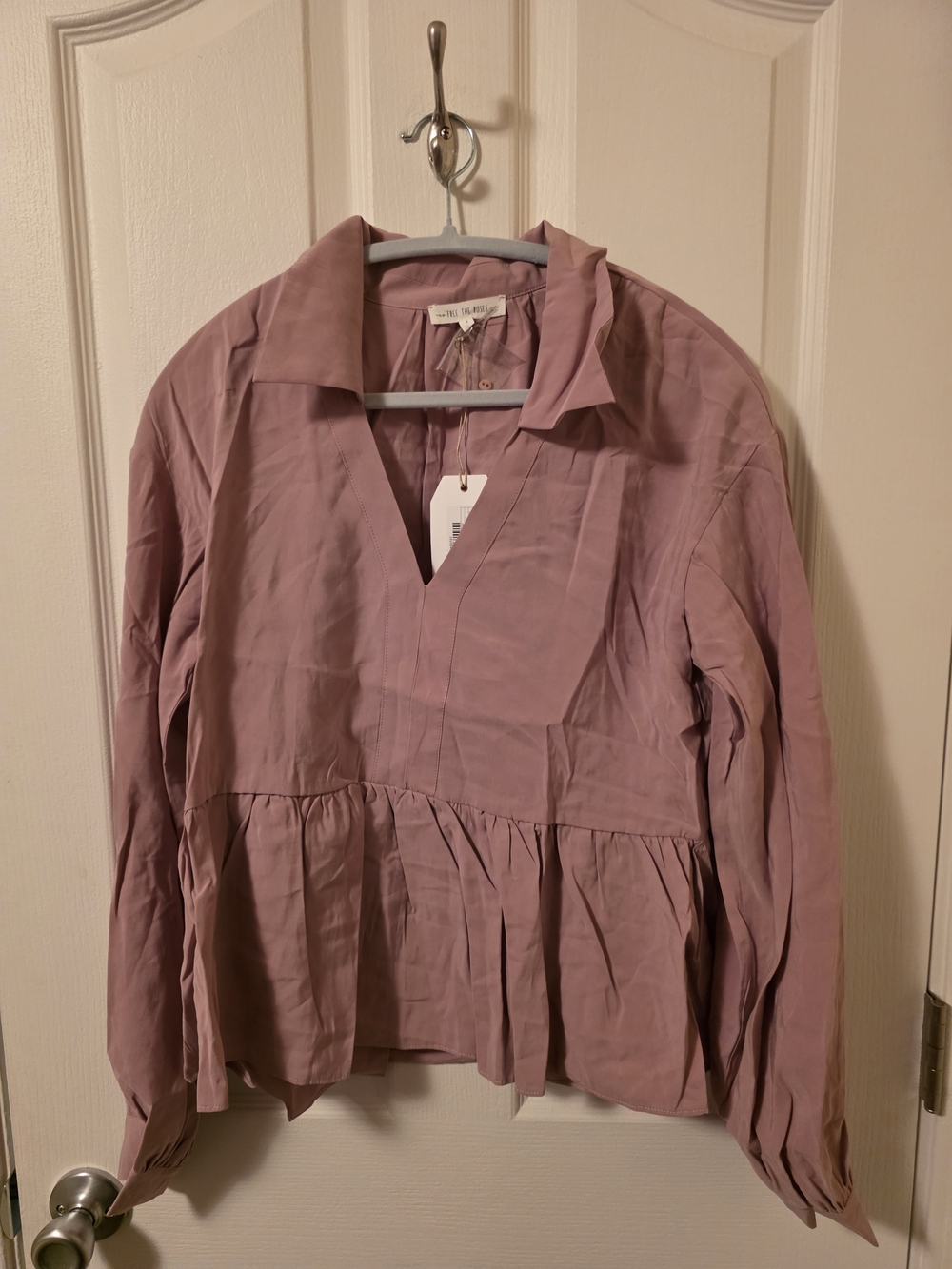 NWT Free the Roses Mauve Pink Long Sleeve V-Neck Blouse Small
